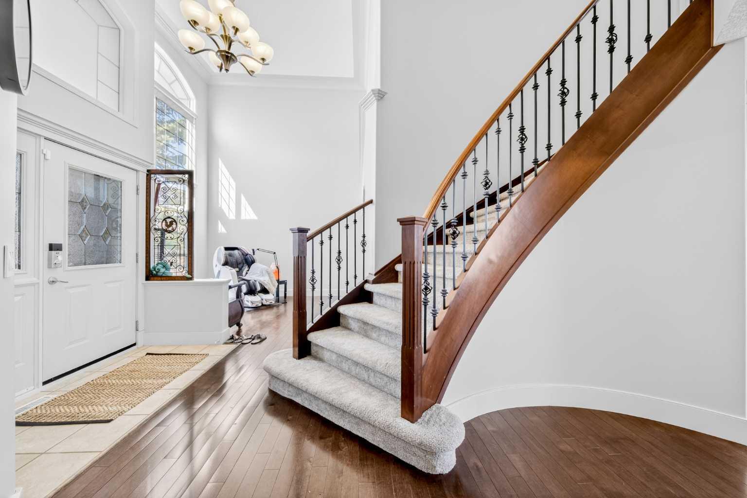 46 Discovery Ridge Road SW