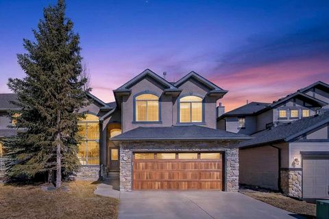Photo of 46 Discovery Ridge Road SW, Calgary, AB T3H 4R3 (MLS # A2296598)