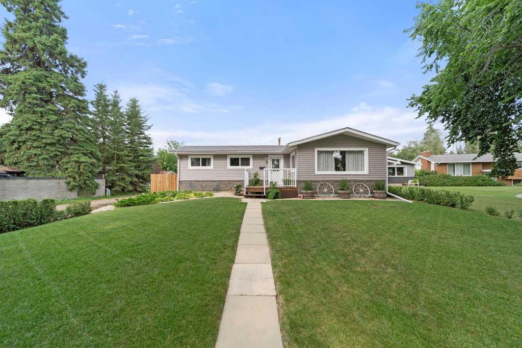 Photo of 4206 59 Street Close, Camrose, AB T4V 2H1 (MLS # A2330558)