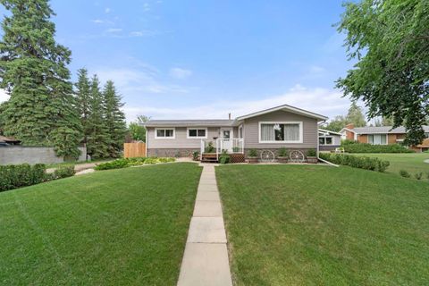 Photo of 4206 59 Street Close, Camrose, AB T4V 2H1 (MLS # A2330558)