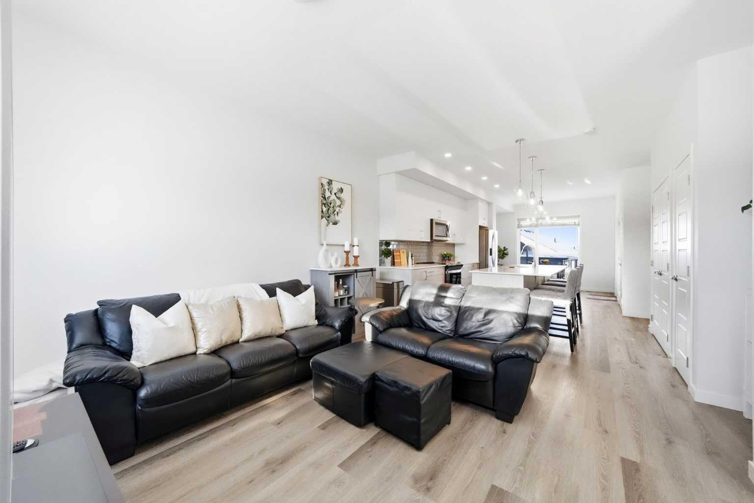 66 Evanscrest Manor NW