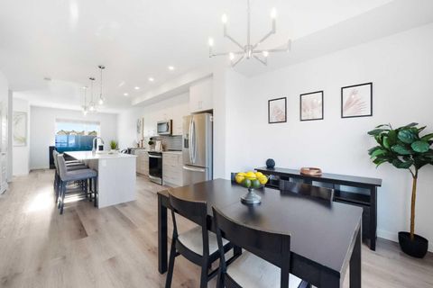 66 Evanscrest Manor NW Calgary AB T2P 2A3