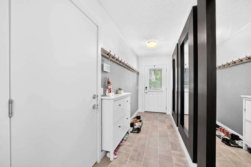 Photo of 512 Sage Hill Grove NW, Calgary, AB T3R 0Z8 (MLS # A2335817)