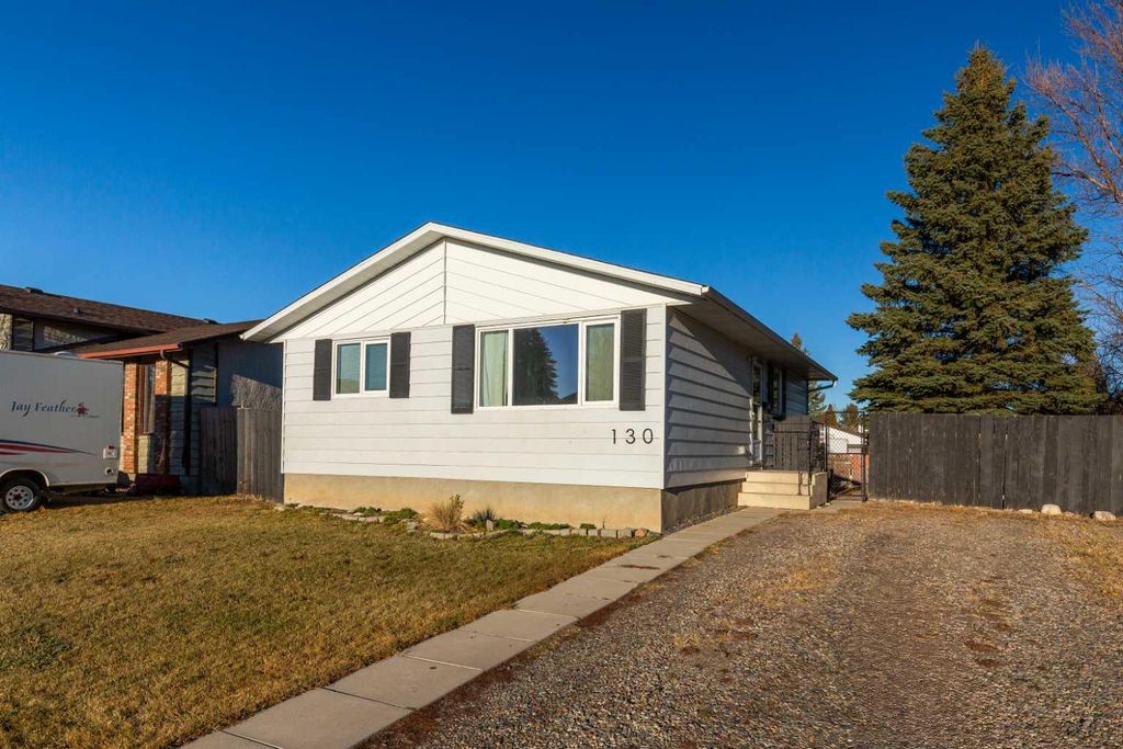 Photo of 130 Ryerson Road W, Lethbridge, AB T1K 4P1 (MLS # A2295550)