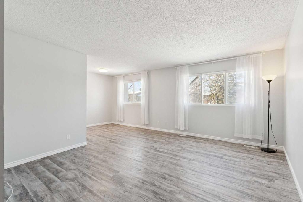 Photo of 10618 Braeside Drive SW, Calgary, AB T2W 1B9 (MLS # A2281567)