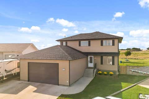 Photo of 518 Jesmond Court SW, Redcliff, AB T0J 2P2 (MLS # A2336979)