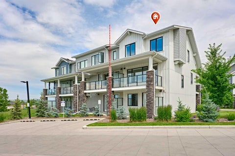Photo of 102 Crestridge Common SW, Calgary, AB T3B 6J5 (MLS # A2352549)