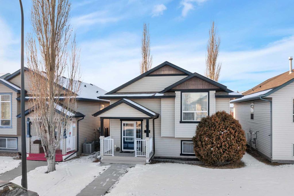 Photo of 44 Leonard Crescent, Red Deer, AB T4R 3B4 (MLS # A2300049)