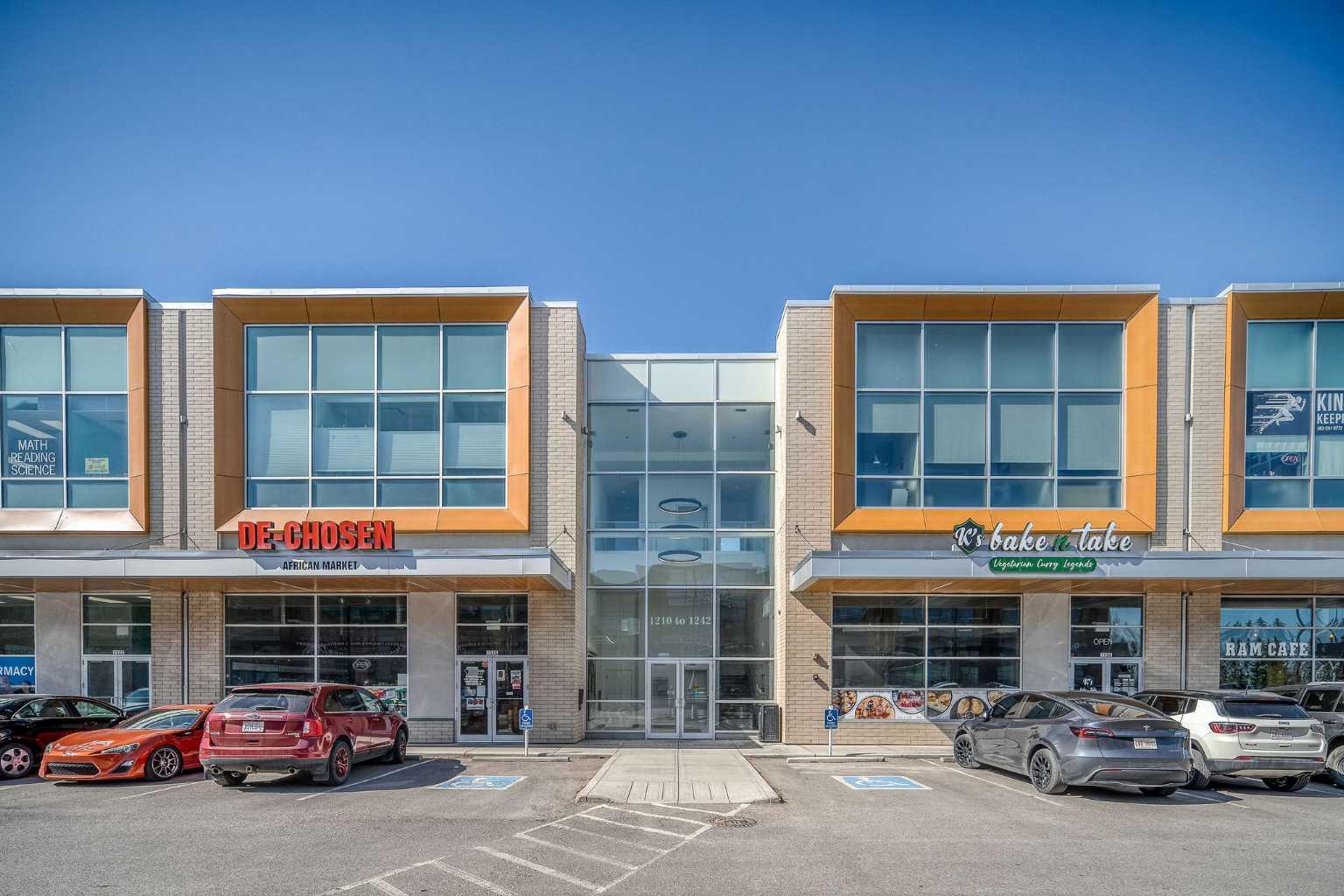 12 Royal Vista Way NW 1214