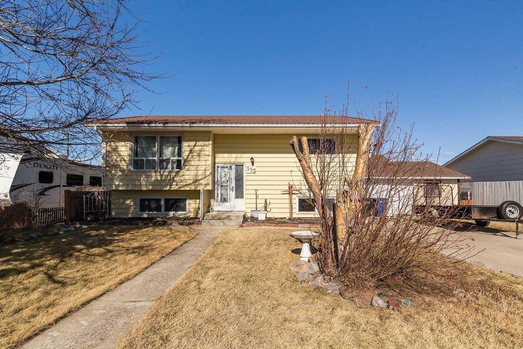 Photo of 553 11 Street, Fort Macleod, AB T0L 0Z0 (MLS # A2292036)