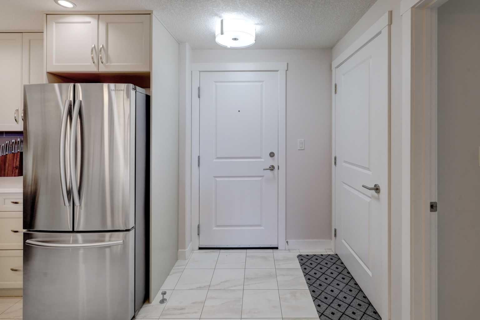 32 Varsity Estates Circle NW 604