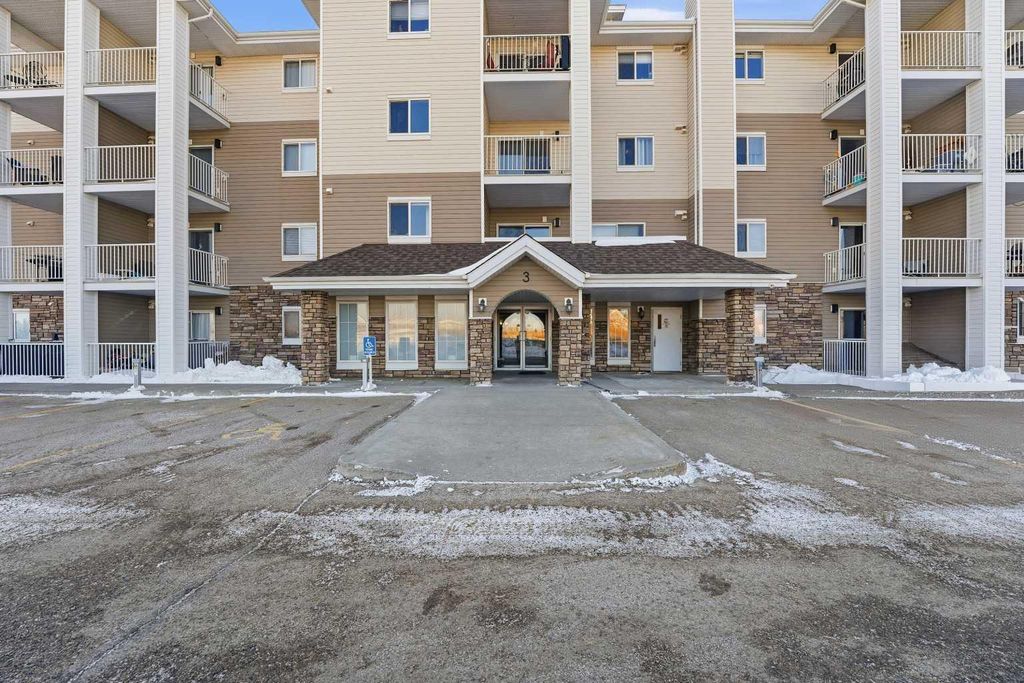 Photo of 3 Broadway Rise #112, Sylvan Lake, AB T4S 0G9 (MLS # A2288258)