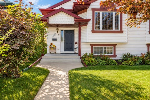 Photo of 8 Daines Avenue, Red Deer, AB T4R 2W2 (MLS # A2347174)