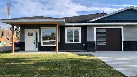 Photo of 4738 49A Avenue #2, Lacombe, AB T4L 1N4 (MLS # A2320280)