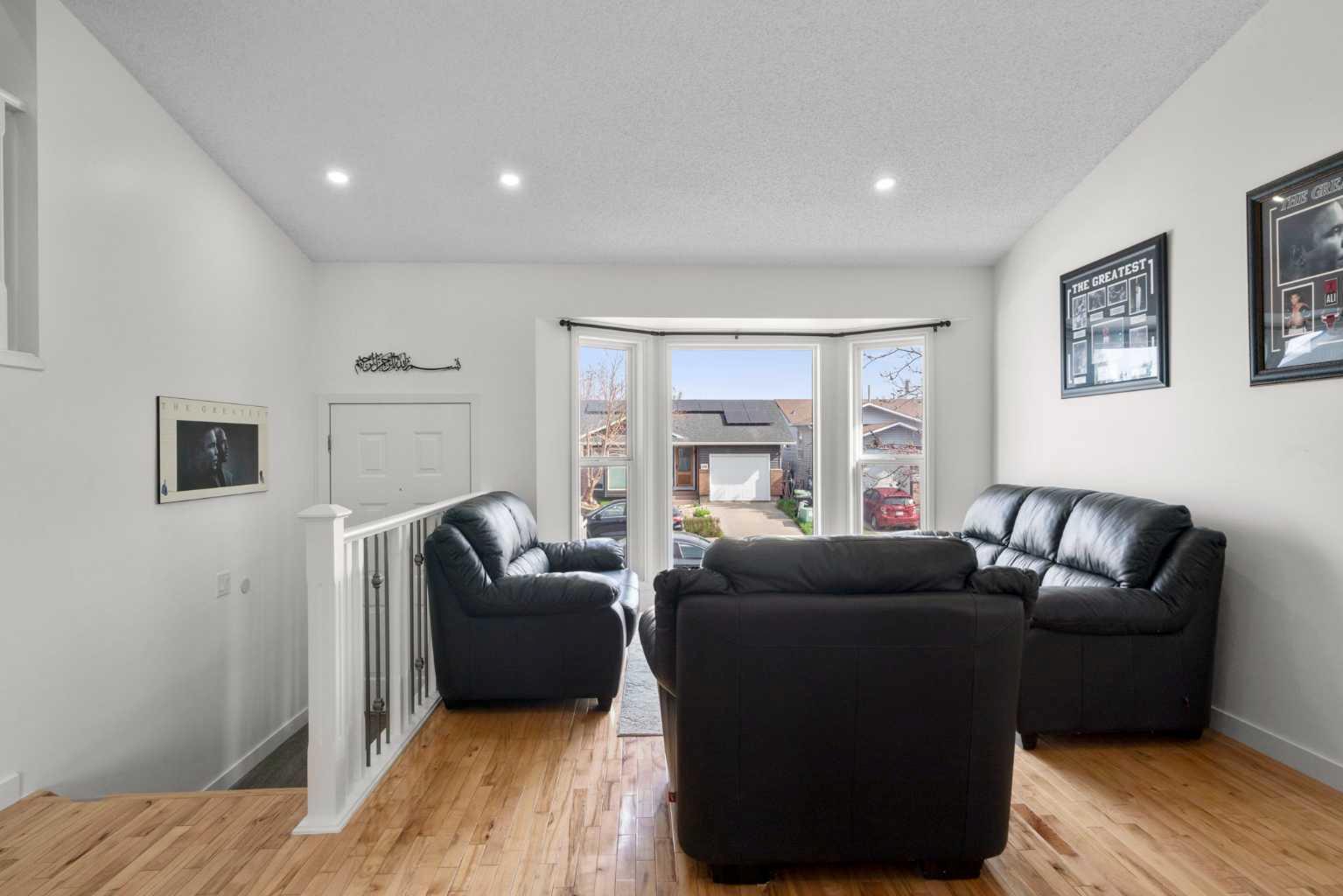 107 Cedargrove Way SW