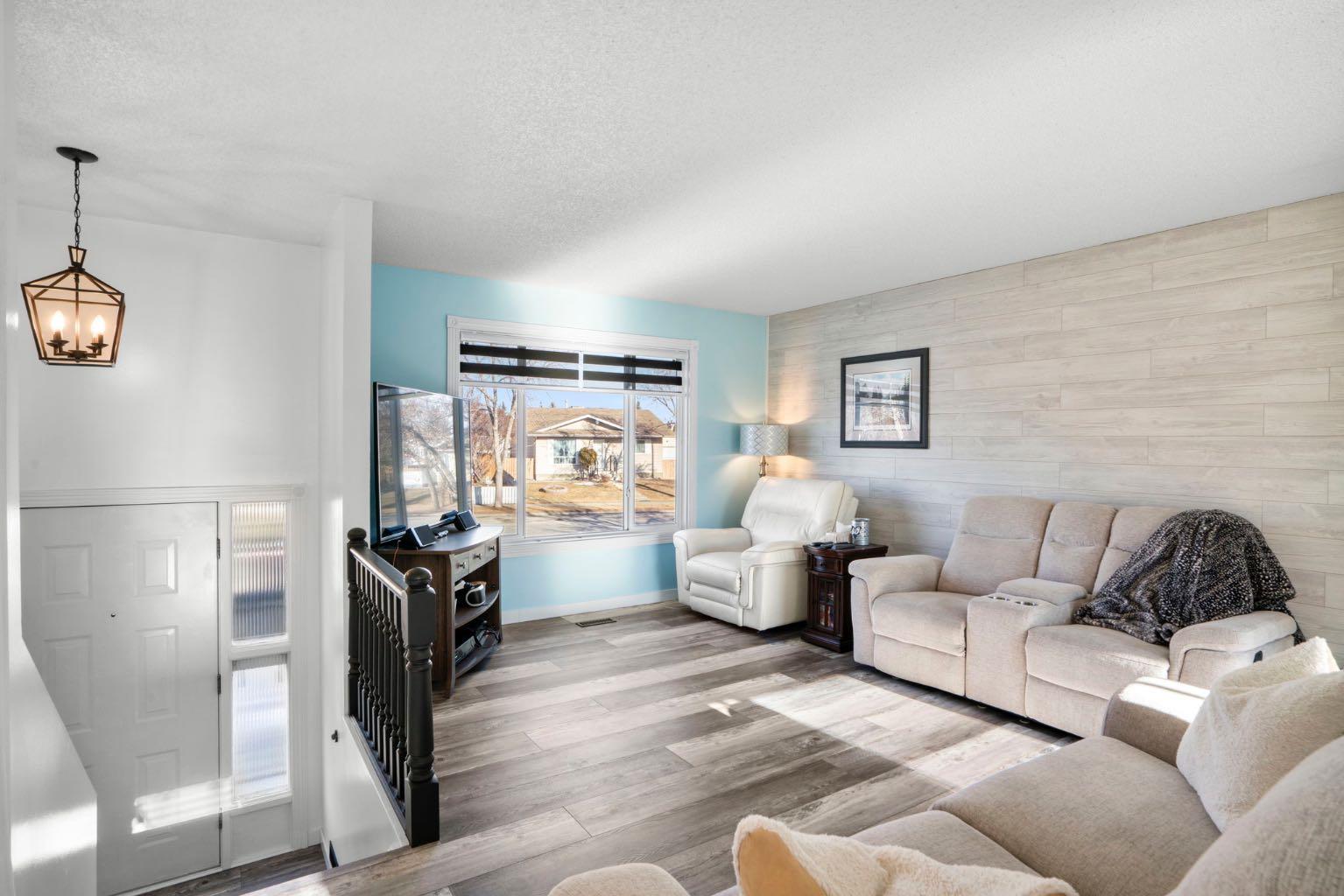 43 Applewood Drive SE