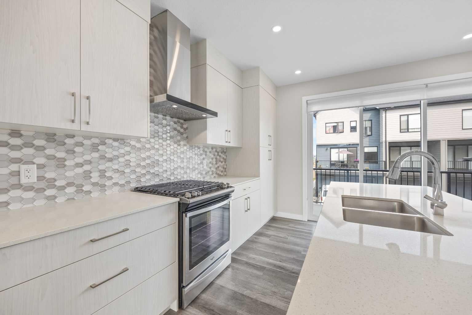 615 Evanston Link NW
