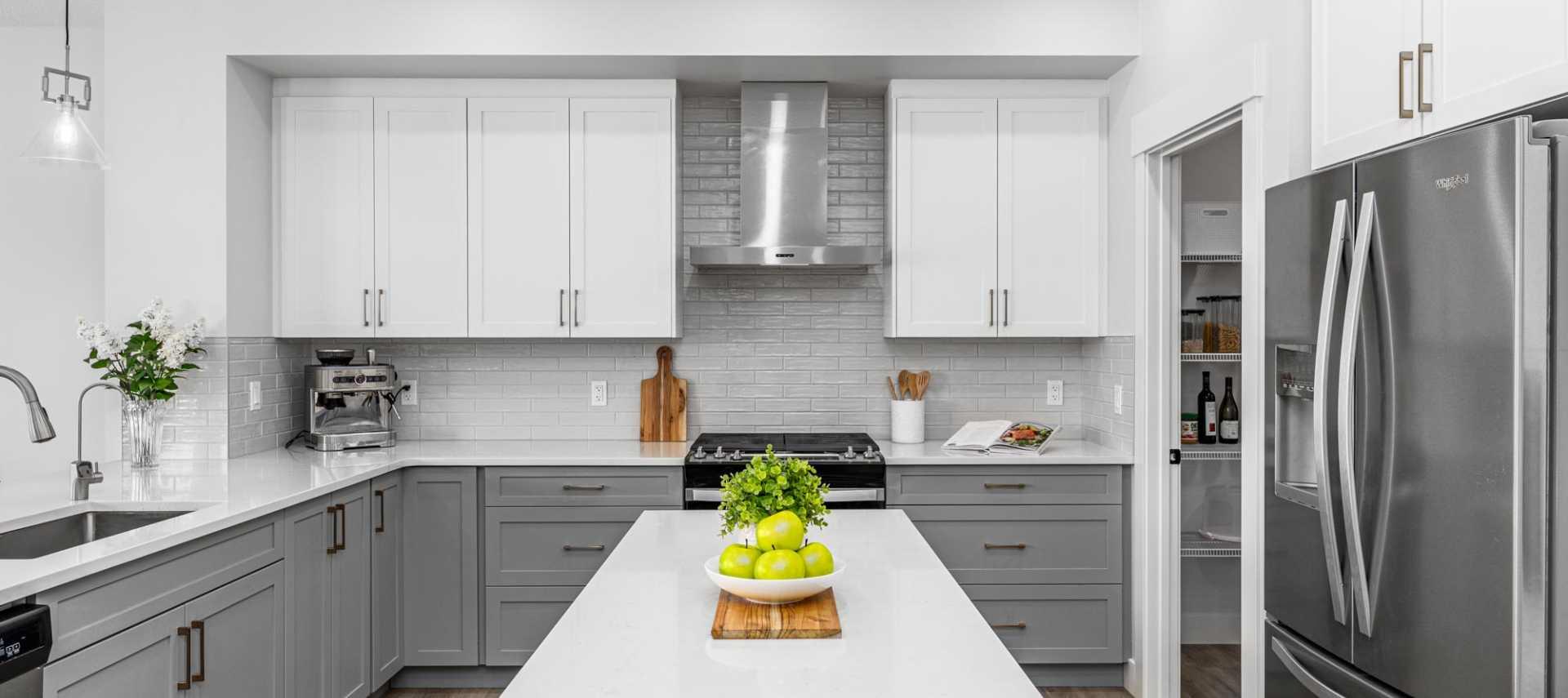 167 Arbour Lake Rise NW