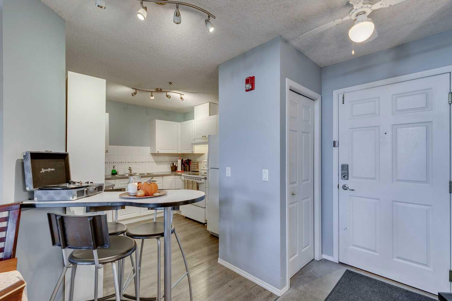 7 Harvest Gold Manor NE 305