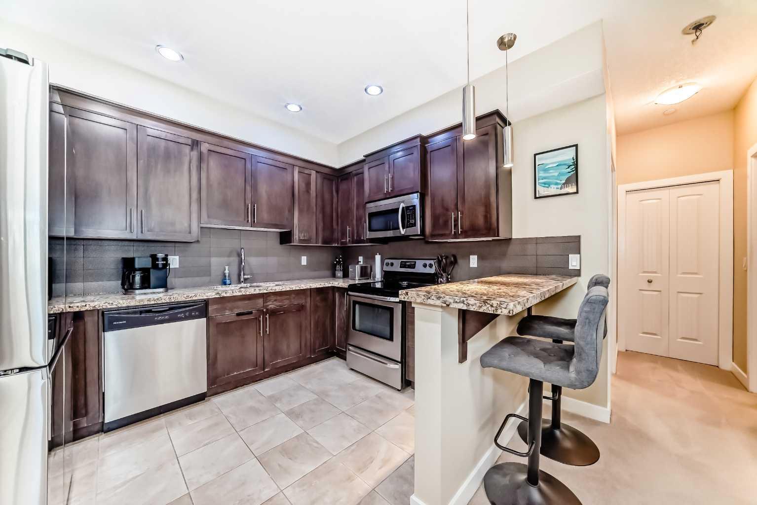 1005A Westmount Drive 116