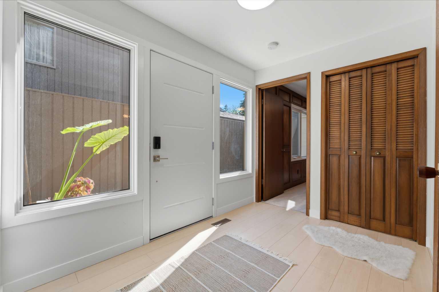 860 Midridge Drive SE 821
