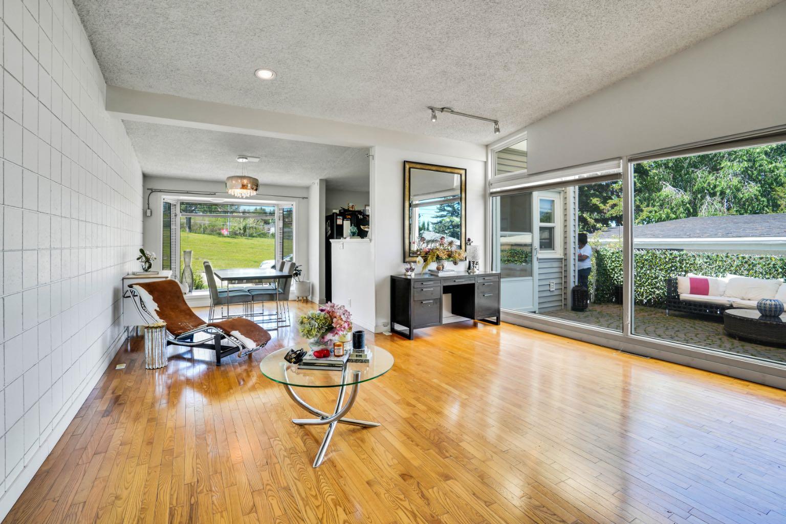 116 Selkirk Drive SW