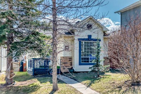 Photo of 51 Covington Rise NE, Calgary, AB T3K 4A9 (MLS # A2306446)
