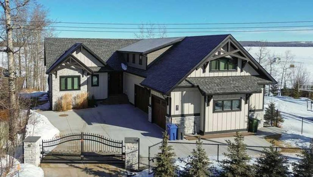 Photo of 371 Last Chance Way, Norglenwold, AB T4S 1S5 (MLS # A2292064)