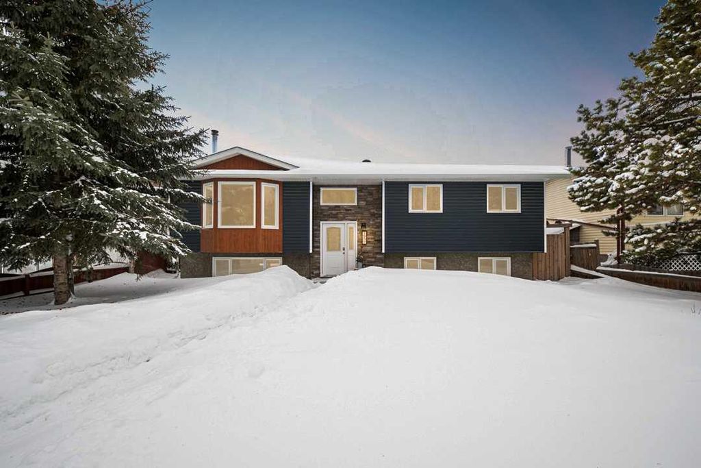 Photo of 195 Cornwall Drive, Fort McMurray, AB T9K 1G1 (MLS # A2292587)