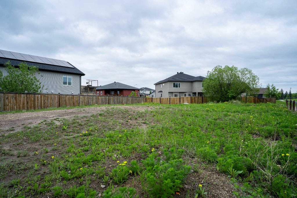 Photo of 212 Beacon Hill Drive, Fort McMurray, AB T9H 2P1 (MLS # A2318649)