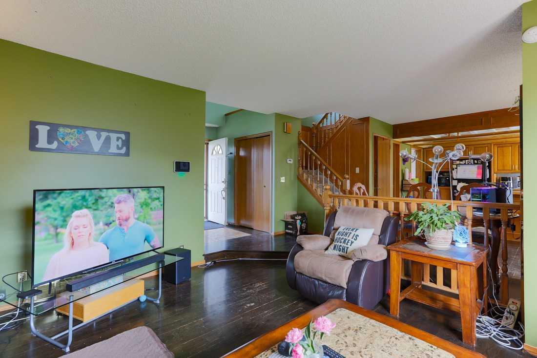 89 Athabasca Crescent