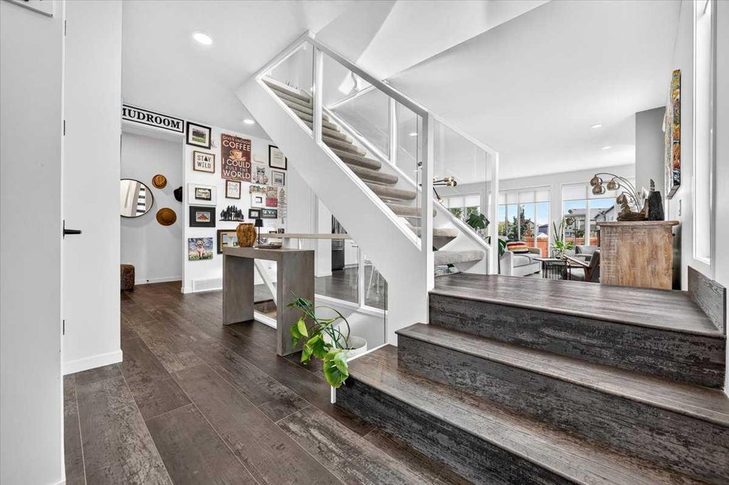 Photo of 32 Cranbrook Bay SE, Calgary, AB T3M 3C2 (MLS # A2347896)