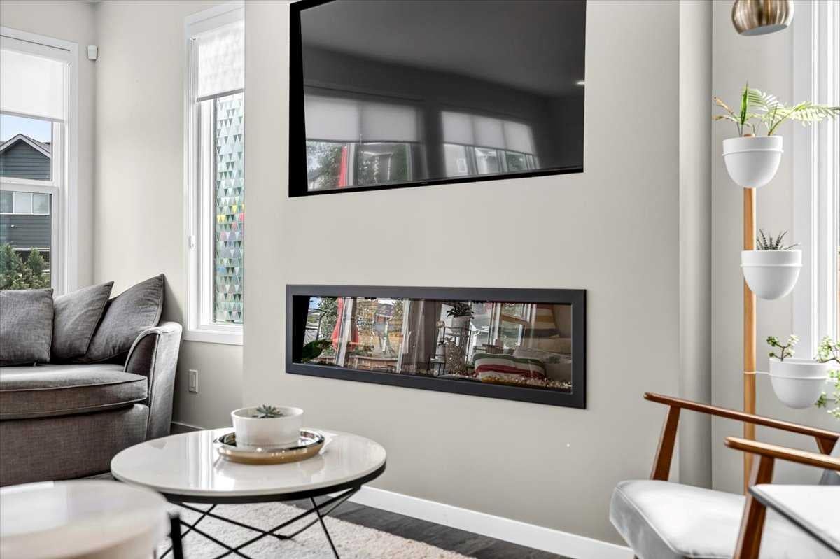 32 Cranbrook Bay SE
