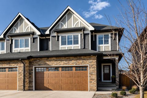 Photo of 199 Kinniburgh Road, Chestermere, AB T1X 0T8 (MLS # A2284977)