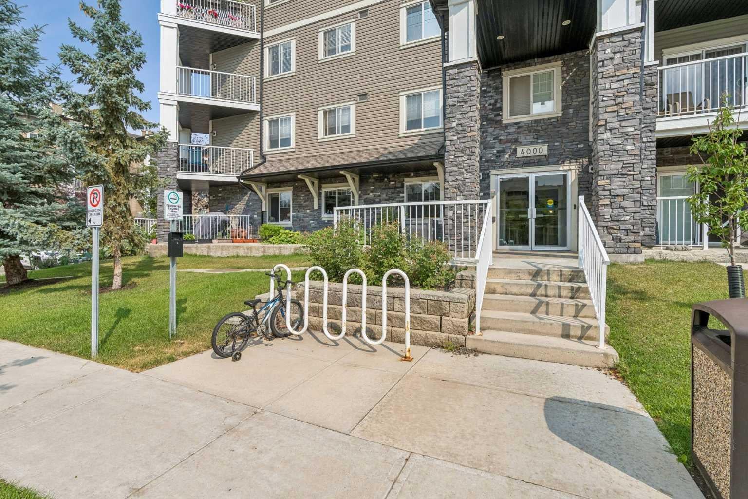 115 Prestwick Villas SE 4410