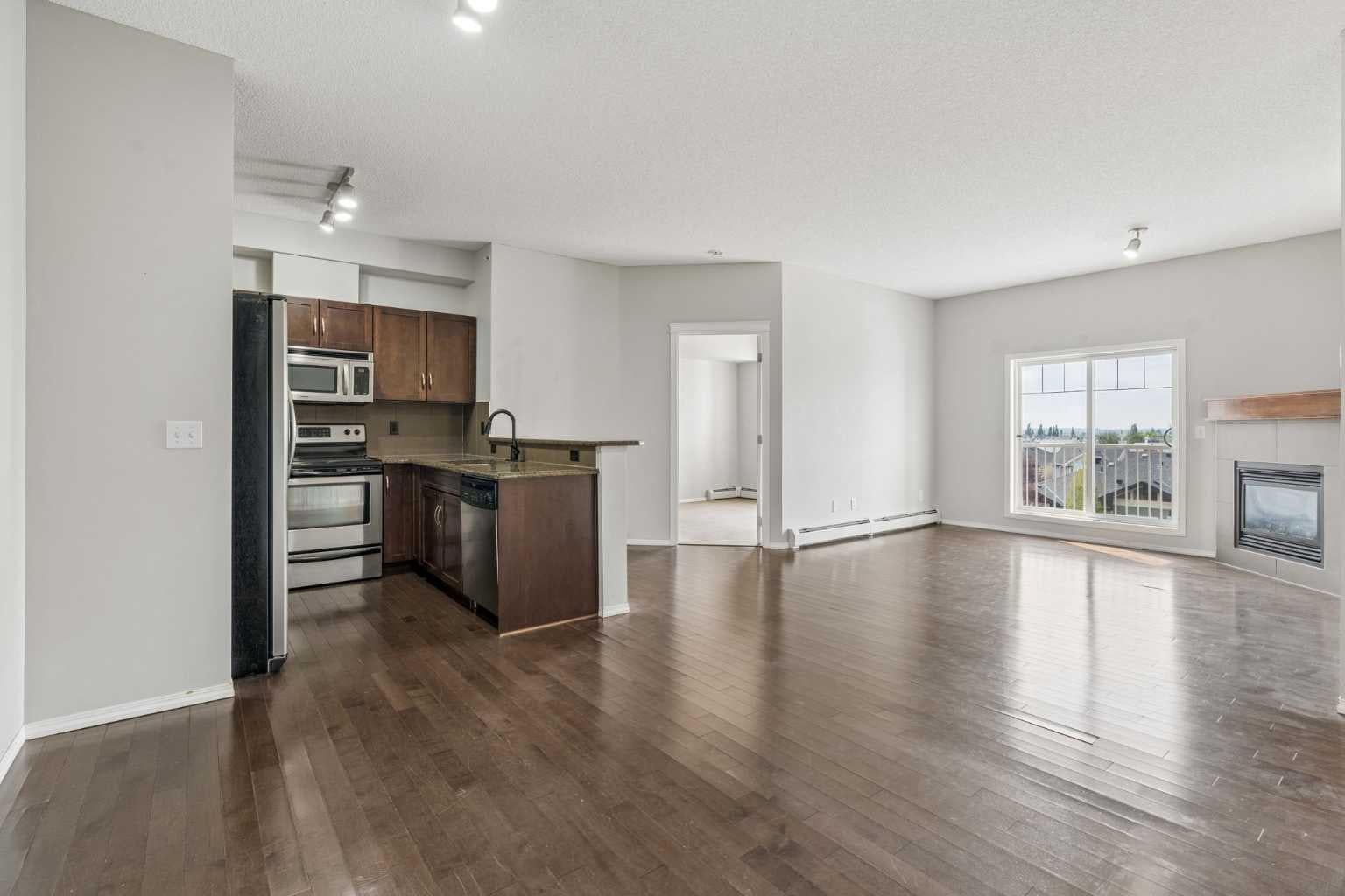 115 Prestwick Villas SE 4410