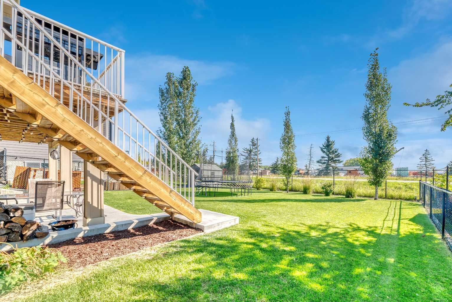 21 Ranchers Crescent