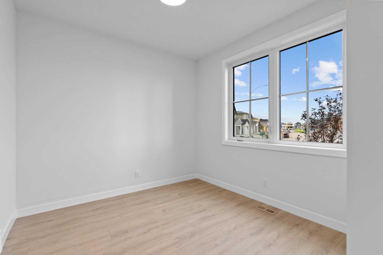 175 Belvedere Crescent SE