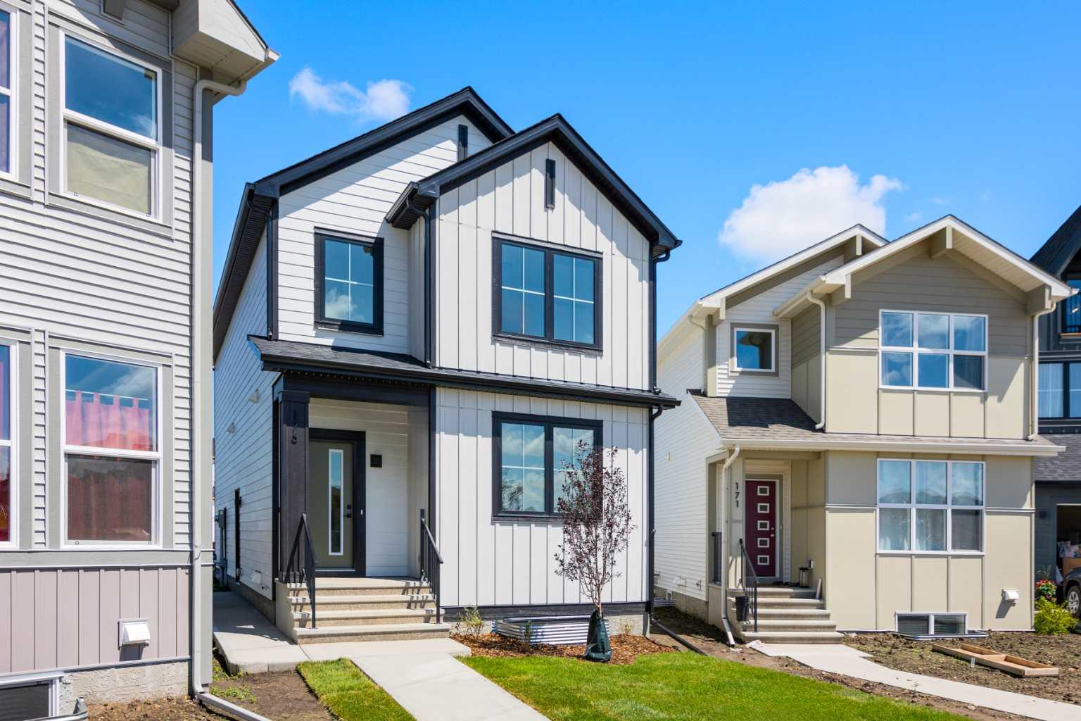 175 Belvedere Crescent SE