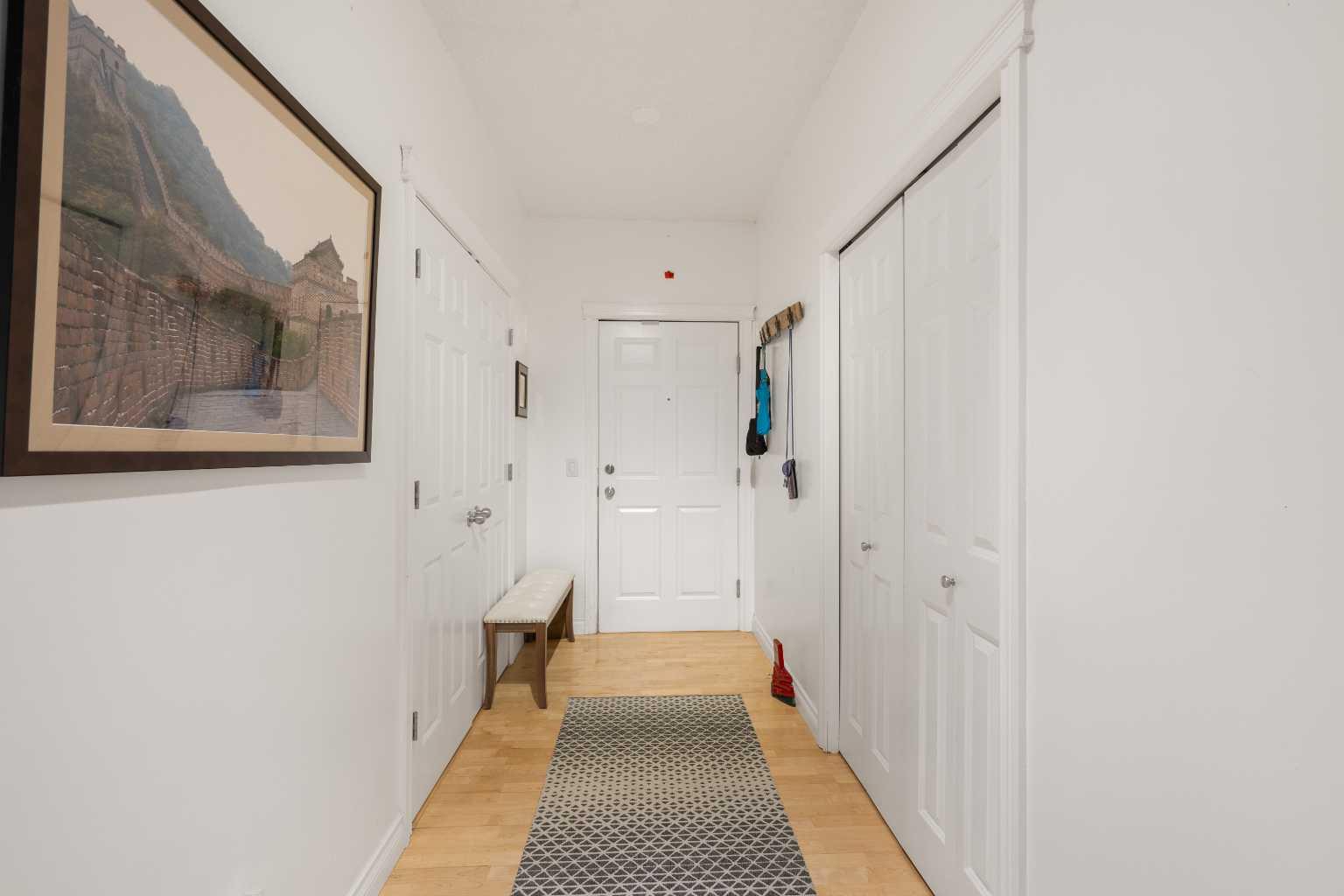 8 Hemlock Crescent SW 304