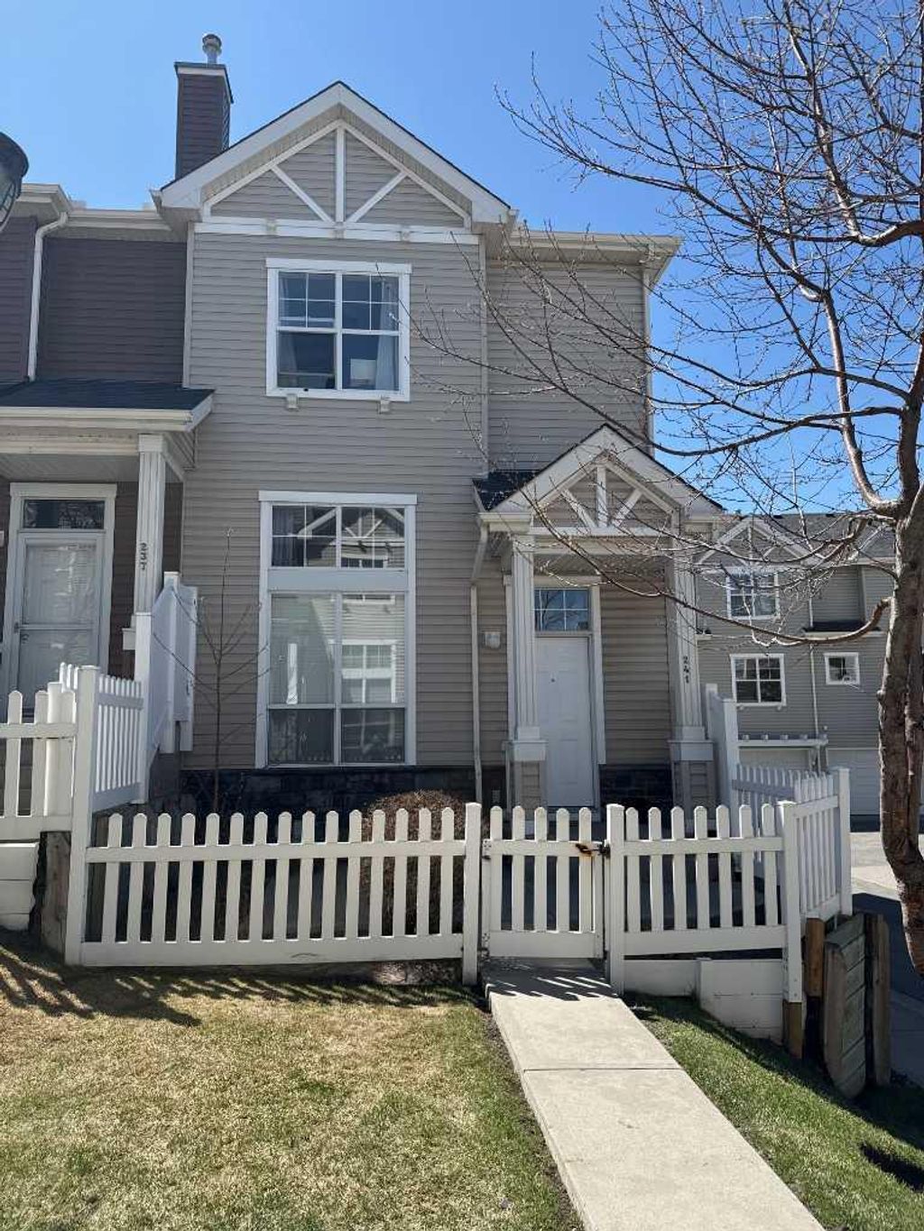 Photo of 241 Elgin Gardens SE, Calgary, AB T2Z 4T6 (MLS # A2297988)