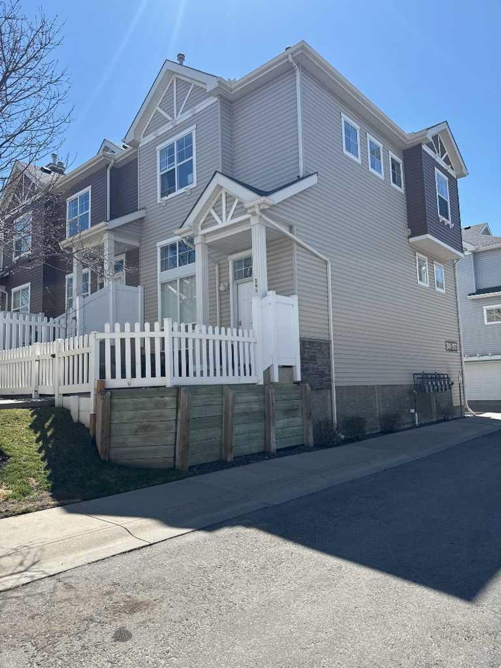 Photo of 241 Elgin Gardens SE, Calgary, AB T2Z 4T6 (MLS # A2297988)