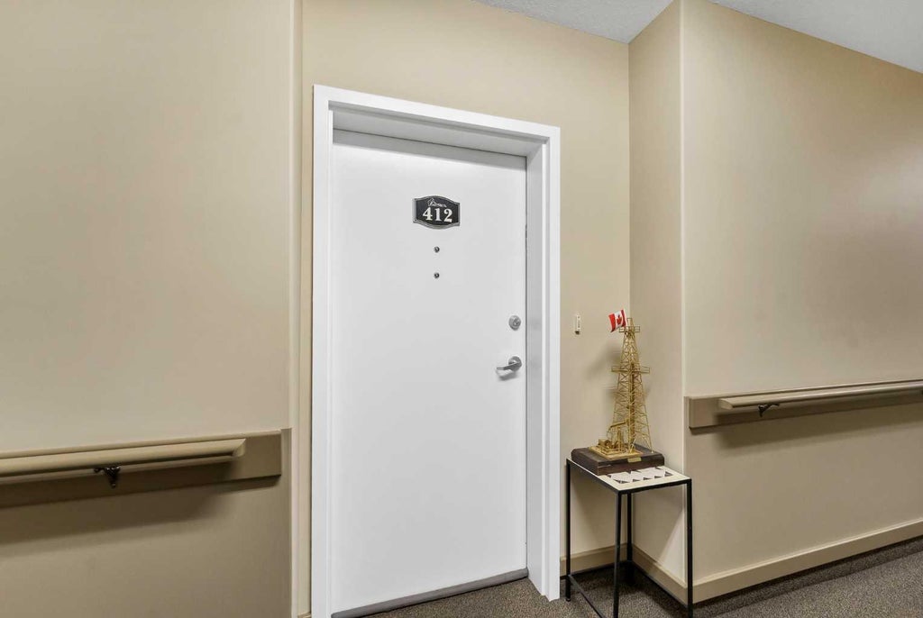 Photo of 2800 13 Avenue SE #412, Medicine Hat, AB T1A 3P9 (MLS # A2352921)
