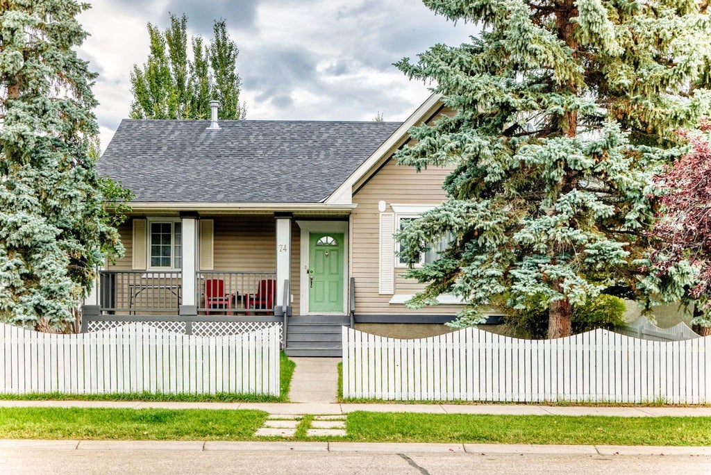 Photo of 74 Cimarron Drive, Okotoks, AB T1S 1R9 (MLS # A2347983)