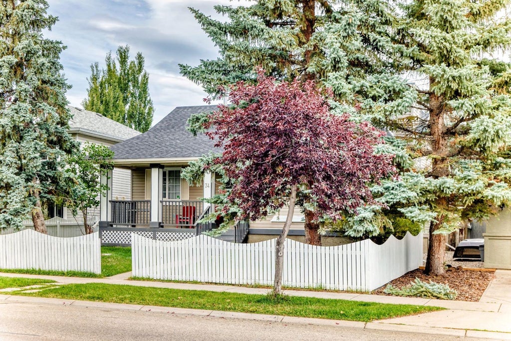 Photo of 74 Cimarron Drive, Okotoks, AB T1S 1R9 (MLS # A2347983)