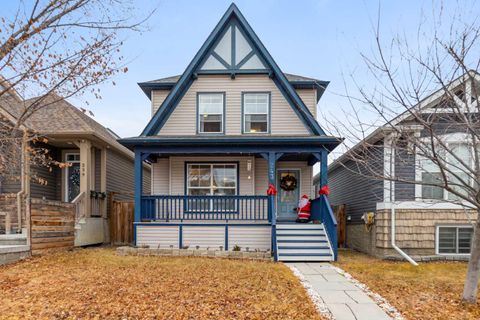 Photo of 243 New Brighton Landing SE, Calgary, AB T2Z 0S6 (MLS # A2272859)