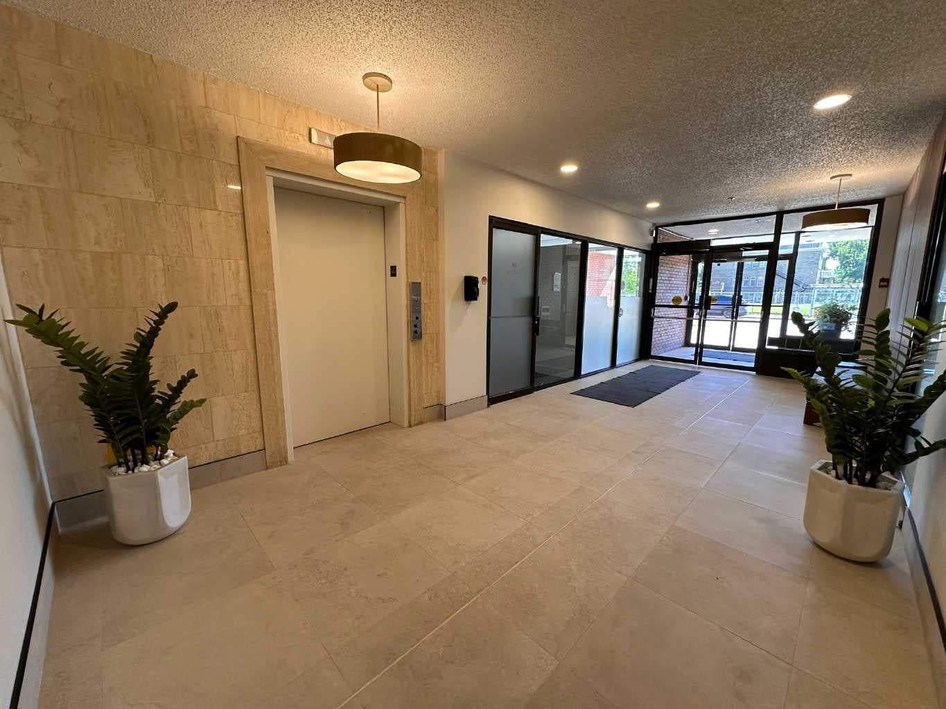 811 14 Street NW 200