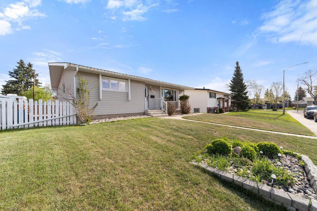 Photo of 6306 44A Avenue, Camrose, AB T4V 2V7 (MLS # A2313185)