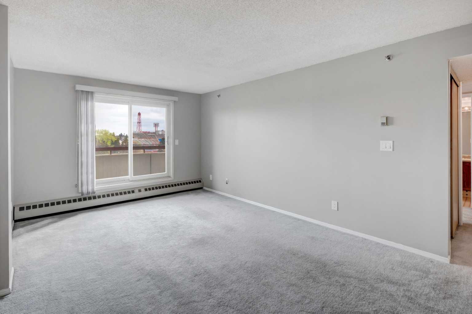 2011 University Drive NW 702