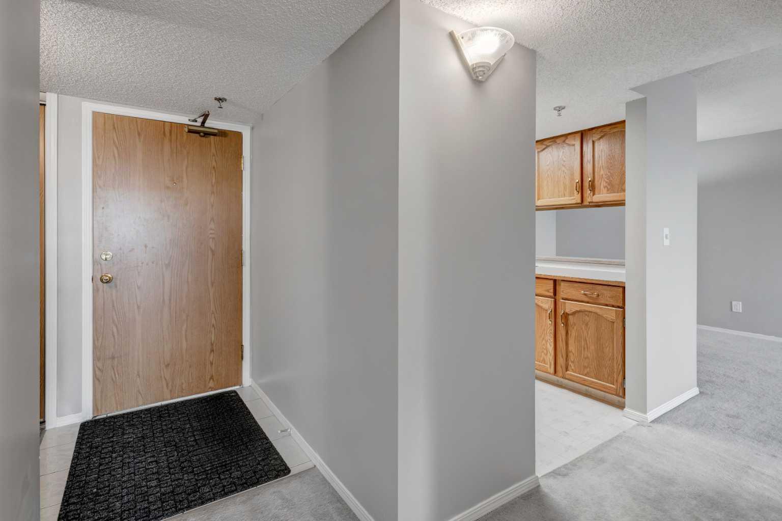 2011 University Drive NW 702